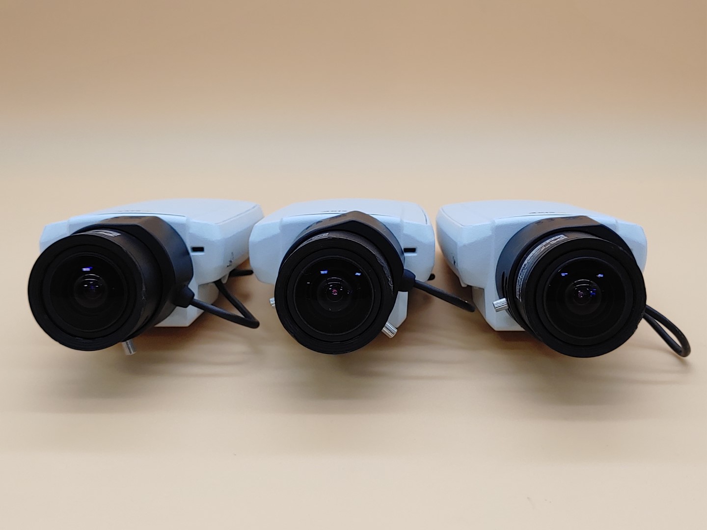 LOT of (3) AXIS P1364 720P Indoor Bullet IP Camera 0689-001-02 *UNTESTED/AS-IS* - Image 2