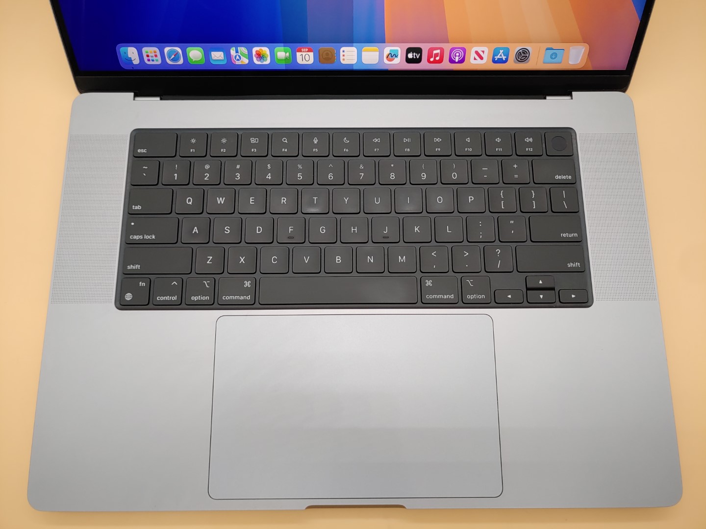 Apple MacBook Pro 16" 2021 M1 Pro✔16GB✔512GB✔Sequoia✔ *NO A/C* **BAR IN SCREEN** - Image 4