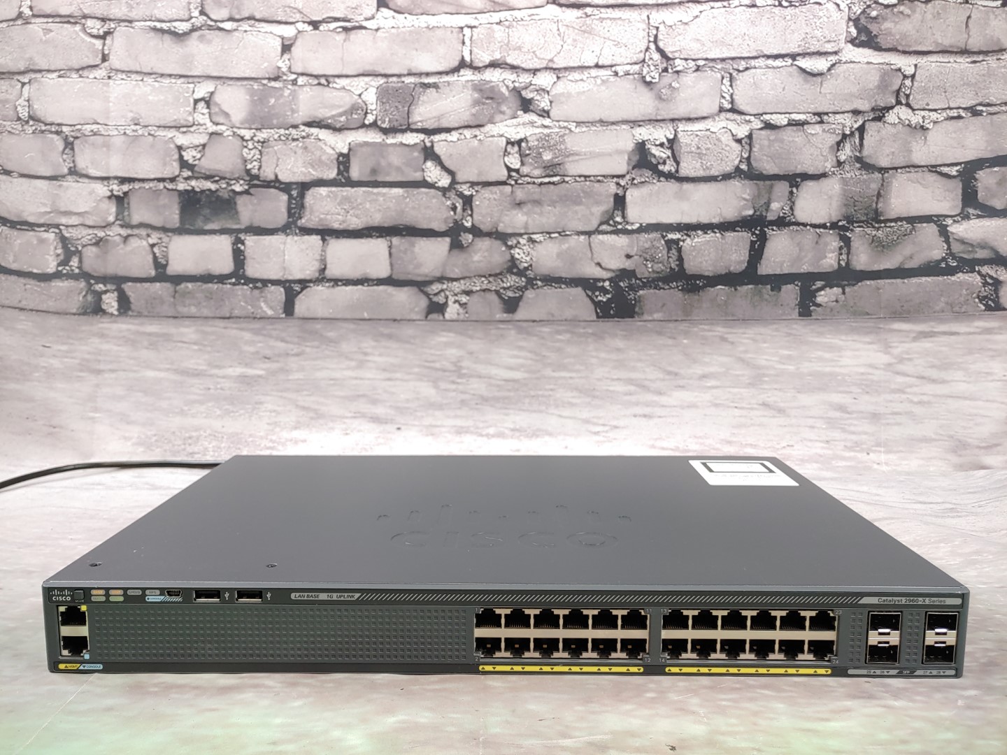 CISCO WS-C2960X-24TS-L V02 Catalyst 2960X 24-Port Switch w/ C2960X-STACK