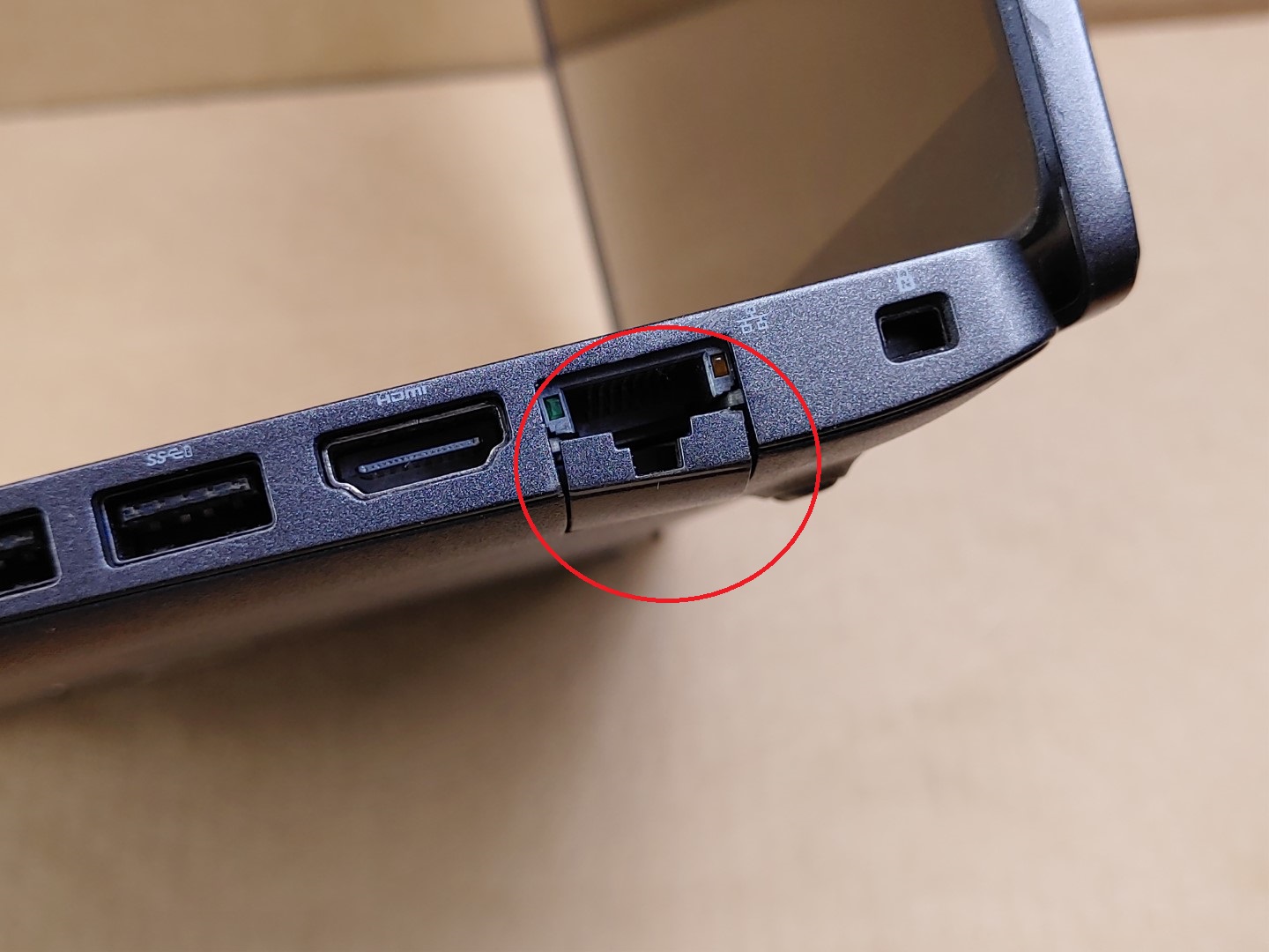 Dell Latitude 5400 14" i5-8365U✔ *NO RAM/NO SSD/NO BATT/ NO AC* *CRACKED SCREEN* - Image 10