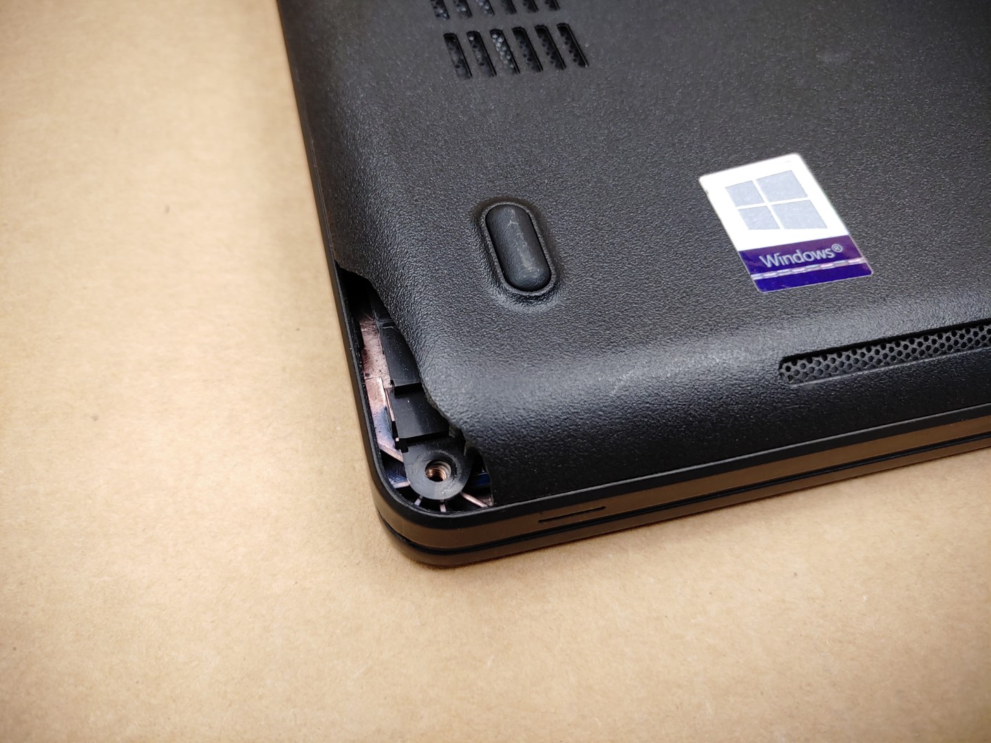 Dell Latitude 5490 14" Intel i5-7300U✔4GB RAM✔ *NO BATT/ NO SSD/ NO AC* *READ* - Image 9