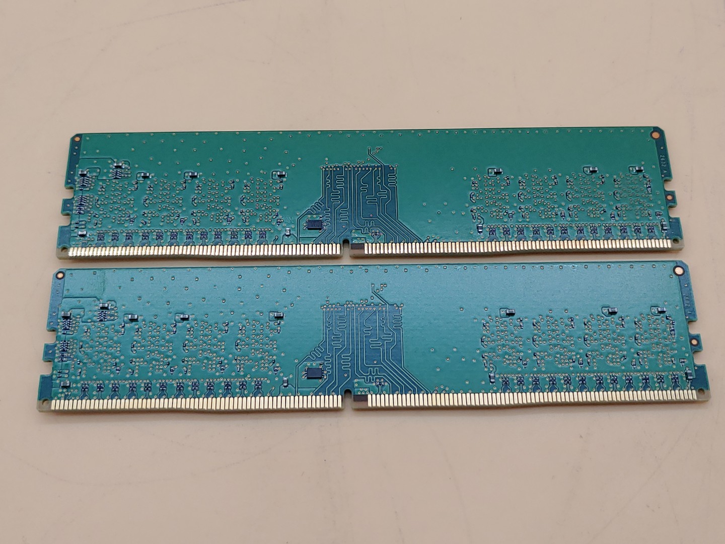 Micron 8GB 1RX8 PC4-3200AA MTA8ATF1G64AZ-3G2J1 UDIMM Desktop Memory - LOT of (2) - Image 3