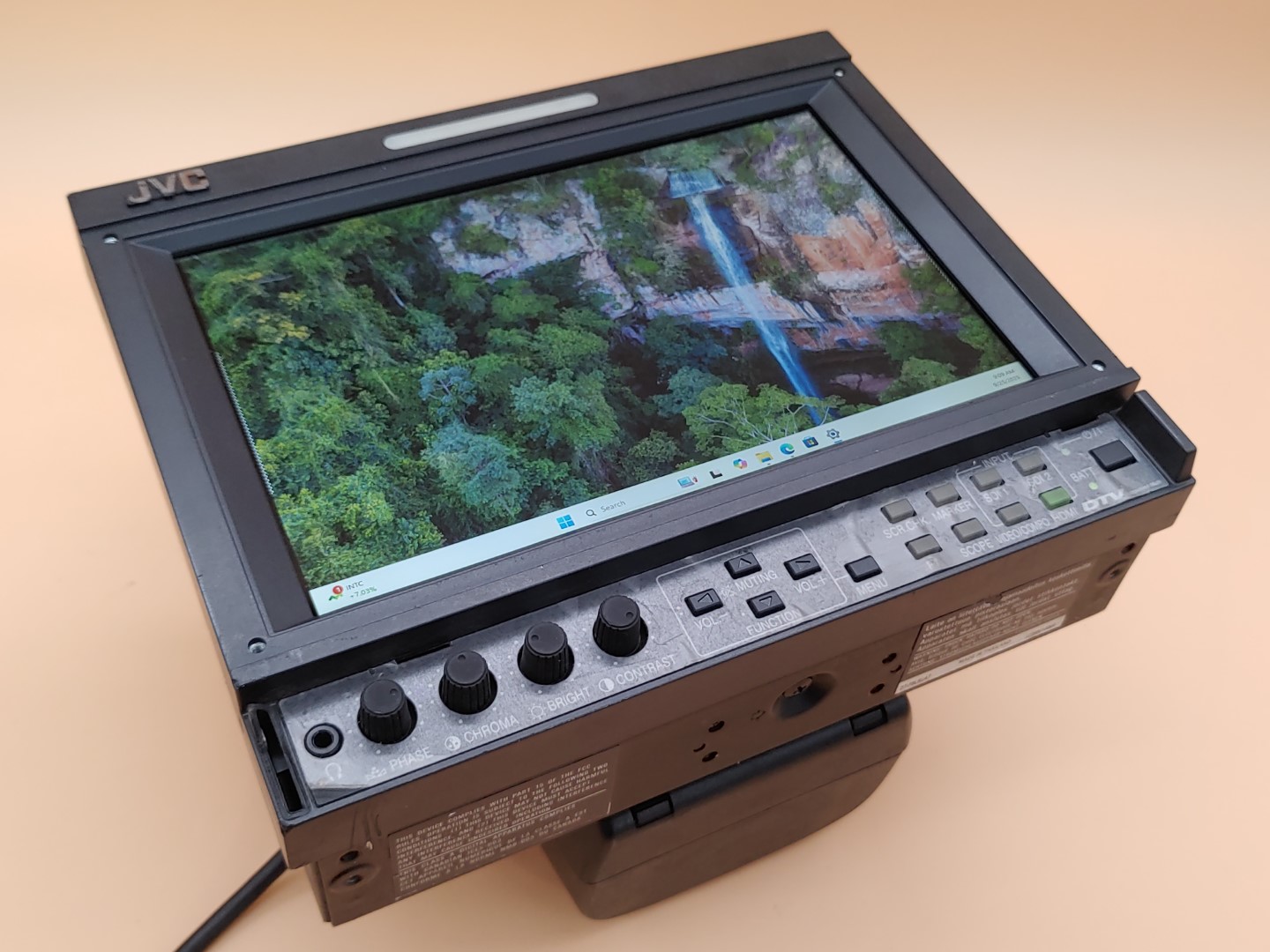 JVC DT-F9L5 Multi-format LCD Broadcast Studio Field Monitor 8.2" *NO BATT**READ* - Image 9