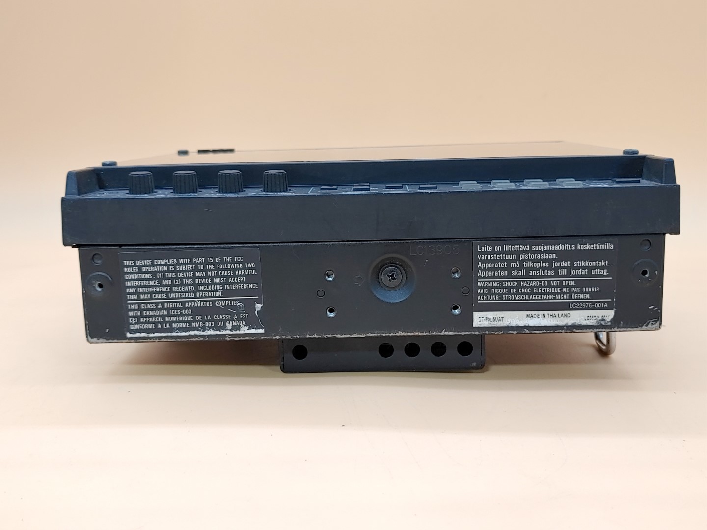 JVC DT-F9L5 Multi-format 8.2" LCD Broadcast Studio Field Monitor *NO BATT**READ* - Image 4