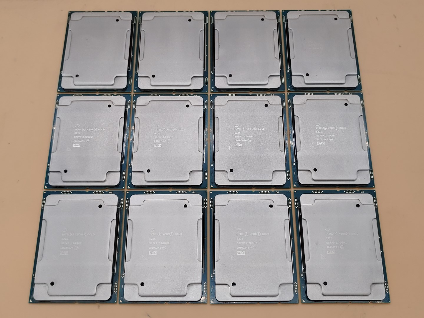 Intel Xeon GOLD 6226 2.70GHz SRFPP 12-Core LGA3647 CPU 125W - LOT of (12)