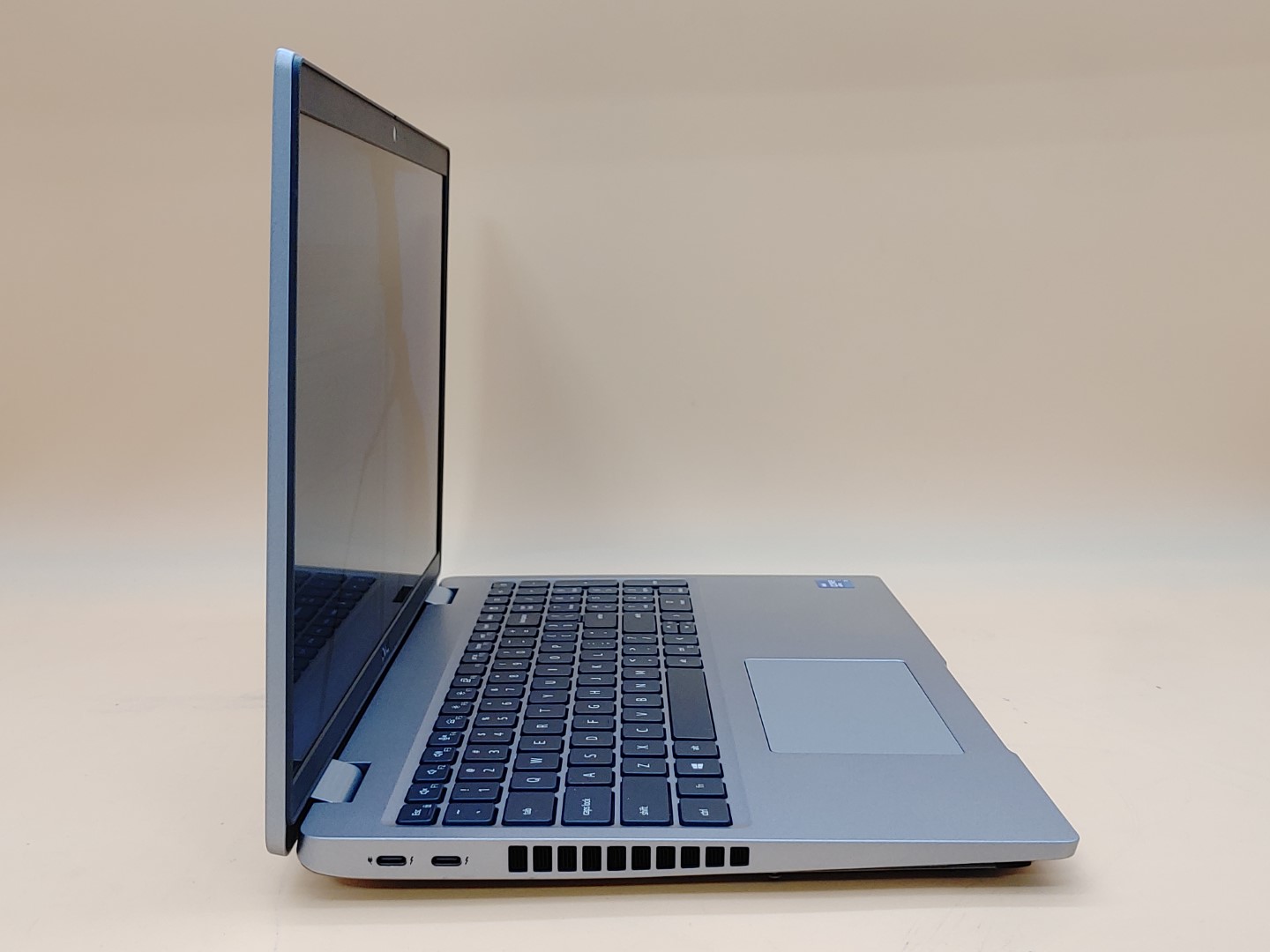 Dell Precision 3560 15.6" i7-1185G7 NVIDIA T500 *NO SSD/RAM/AC* *BROKEN SCREEN* - Image 2