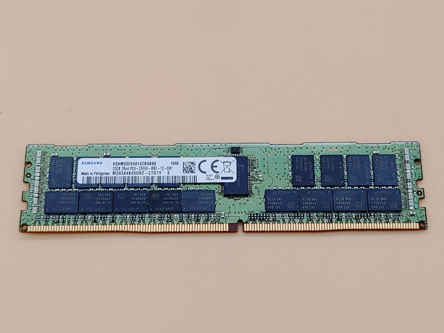 Samsung 32GB 2Rx4 PC4-2666V RDIMM M393A4K40DB2-CTD7Y ECC Server Memory DDR4