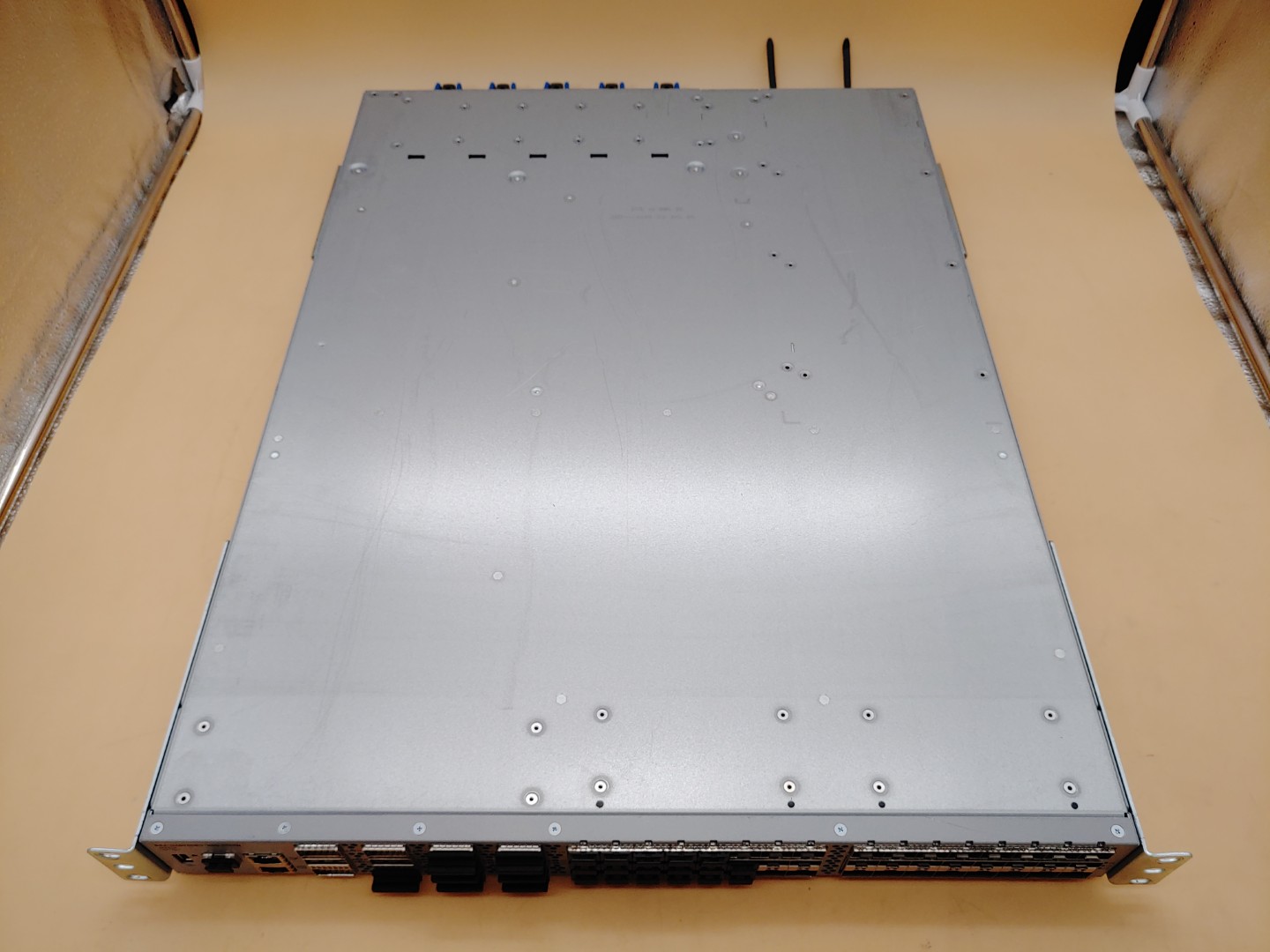 Cisco Nexus 9300 N9K-C93240YC-FX2 V04 w/ 48P 10/25G SFP+ and 12P 100G QSFP28 - Image 12