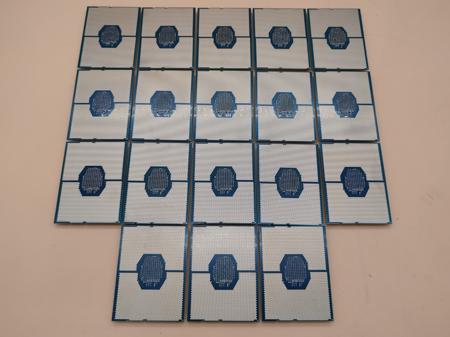 Intel Xeon GOLD 6226 2.70GHz SRFPP 12-Core LGA3647 CPU 125W - LOT of (18) - Image 3