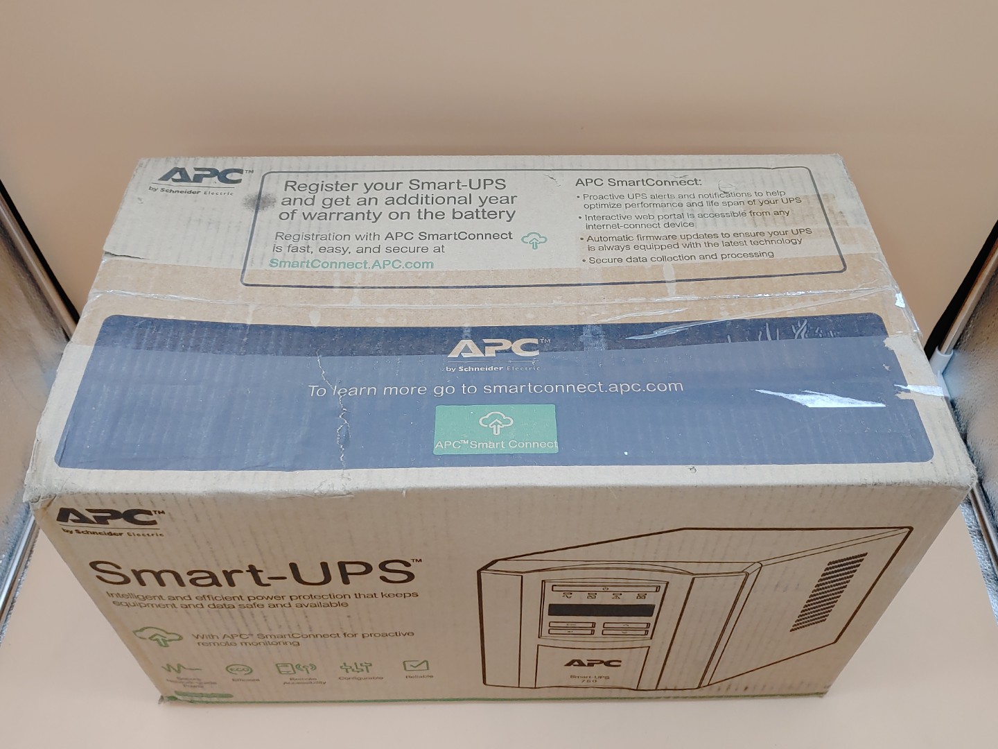 APC Smart UPS 750VA 120V Line Interactive Tower UPS w/ SmartConnect (SMT750C) - Image 3