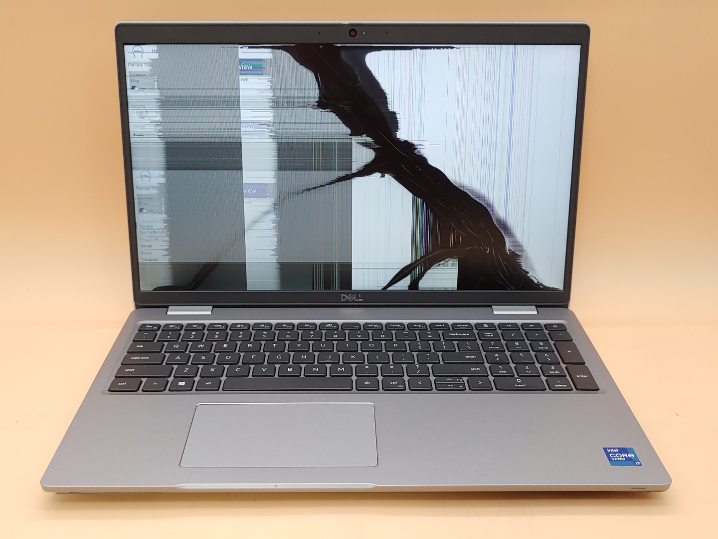 Dell Precision 3560 15.6" i7-1185G7 NVIDIA T500 *NO SSD/RAM/AC* *BROKEN SCREEN*