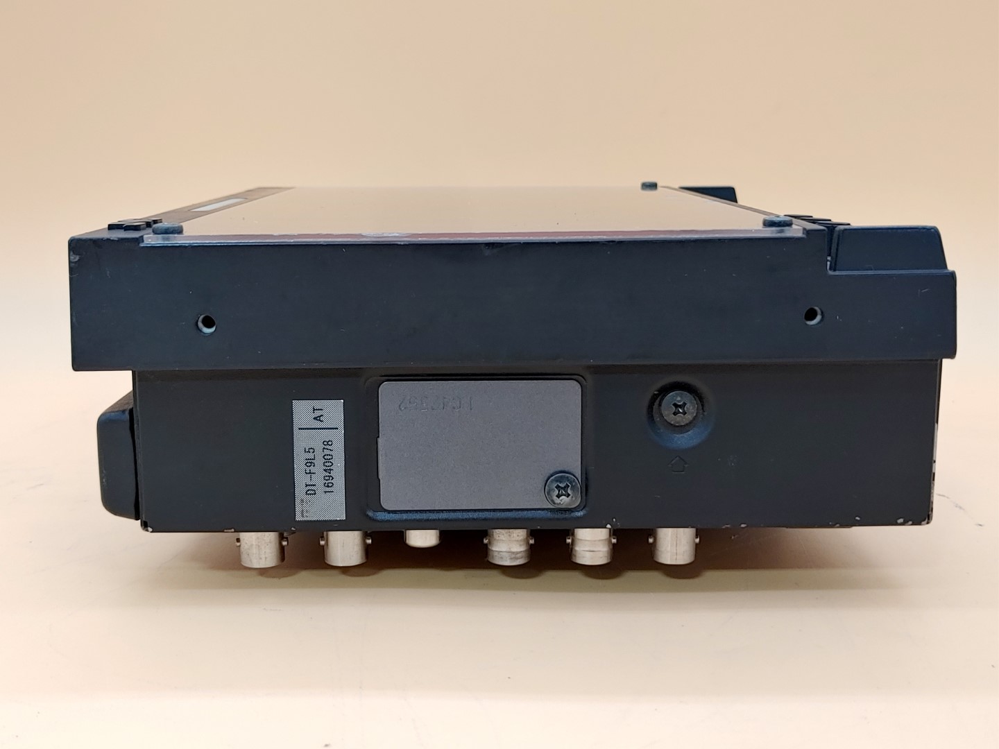 JVC DT-F9L5 Multi-format 8.2" LCD Broadcast Studio Field Monitor *NO BATT**READ* - Image 7