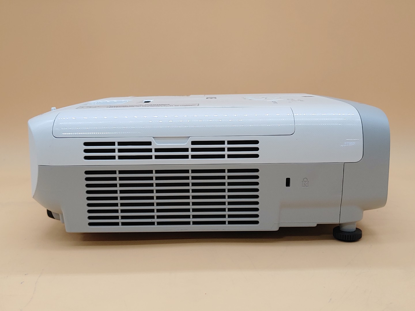 Epson PowerLite 970 3LCD Projector 4000 Lumen ANSI HD 1080p H865A (5363 Hours) - Image 4