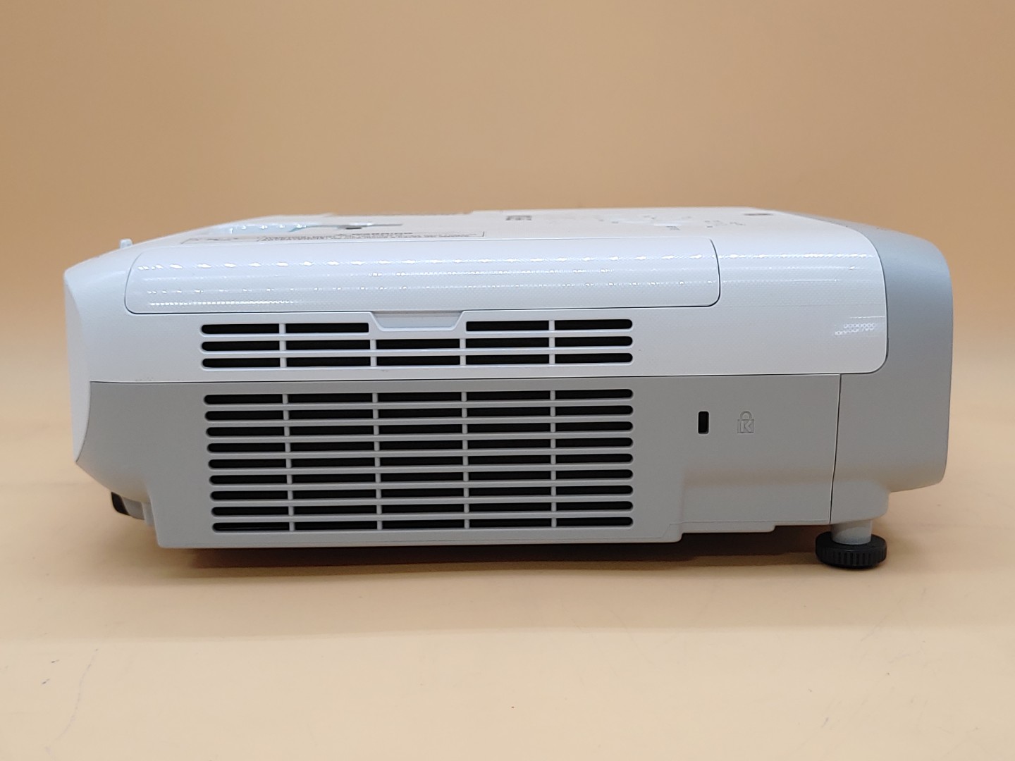 Epson PowerLite 970 3LCD Projector 4000 Lumen ANSI HD 1080p H865A (1506 Hours) - Image 5