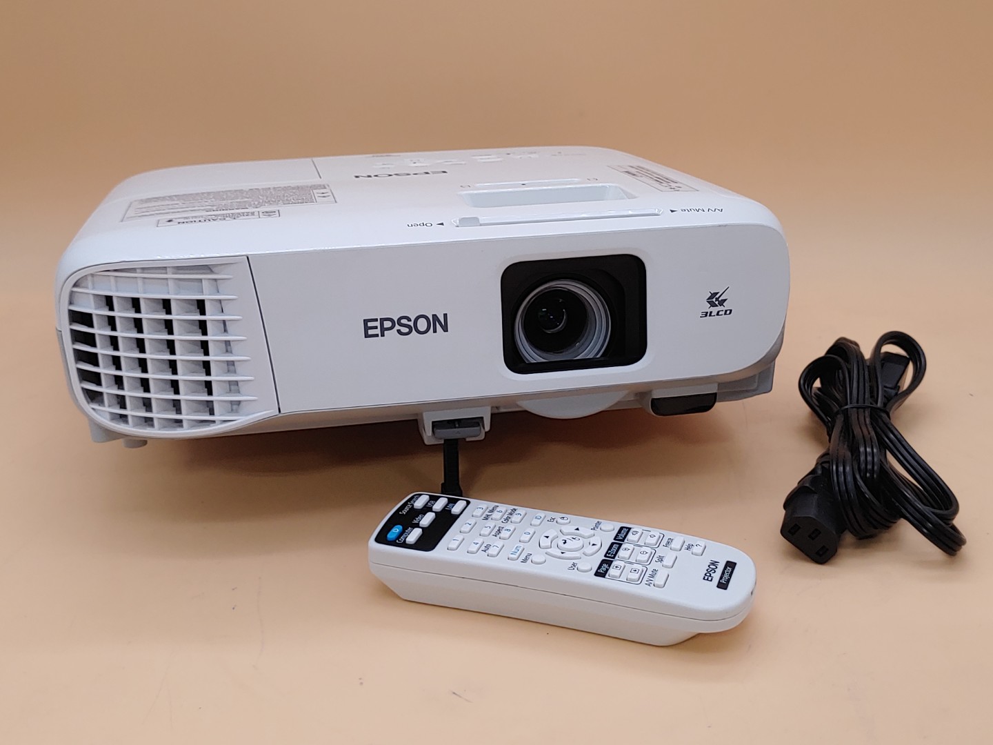 Epson PowerLite 970 3LCD Projector 4000 Lumen ANSI HD 1080p H865A (2059 Hours)