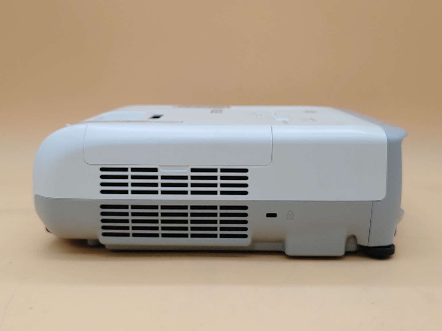 Epson PowerLite 965 H583A XGA 3LCD HDMI 3,500 ANSI Lumen Projector (461 HOURS) - Image 5