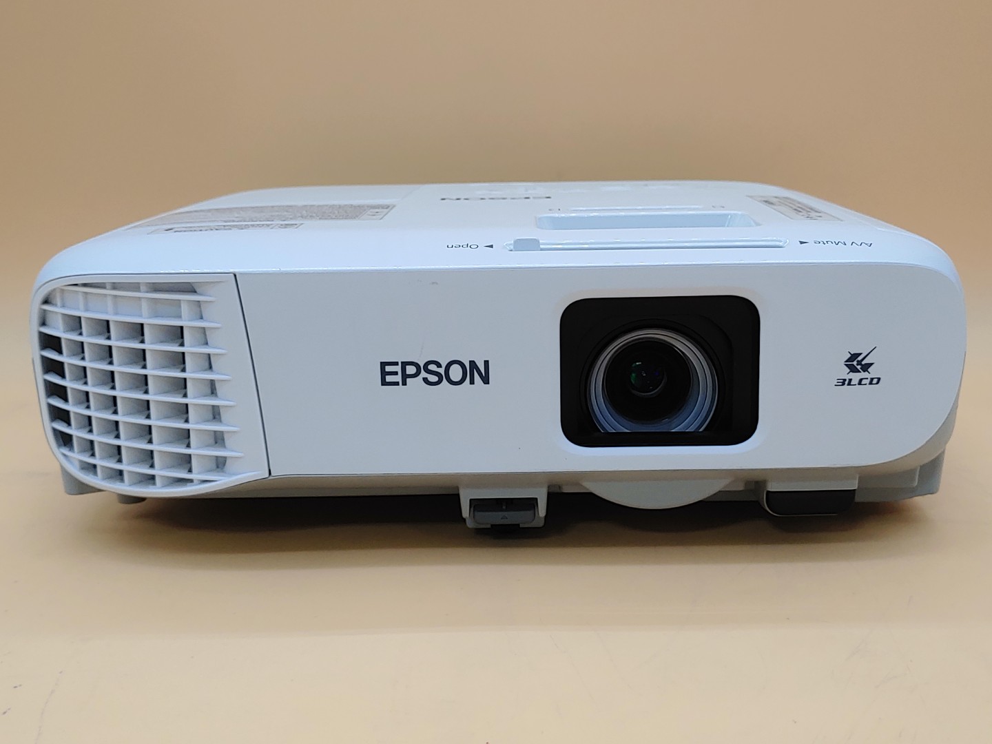 Epson PowerLite 970 3LCD Projector 4000 Lumen ANSI HD 1080p H865A (2215 Hours) - Image 2