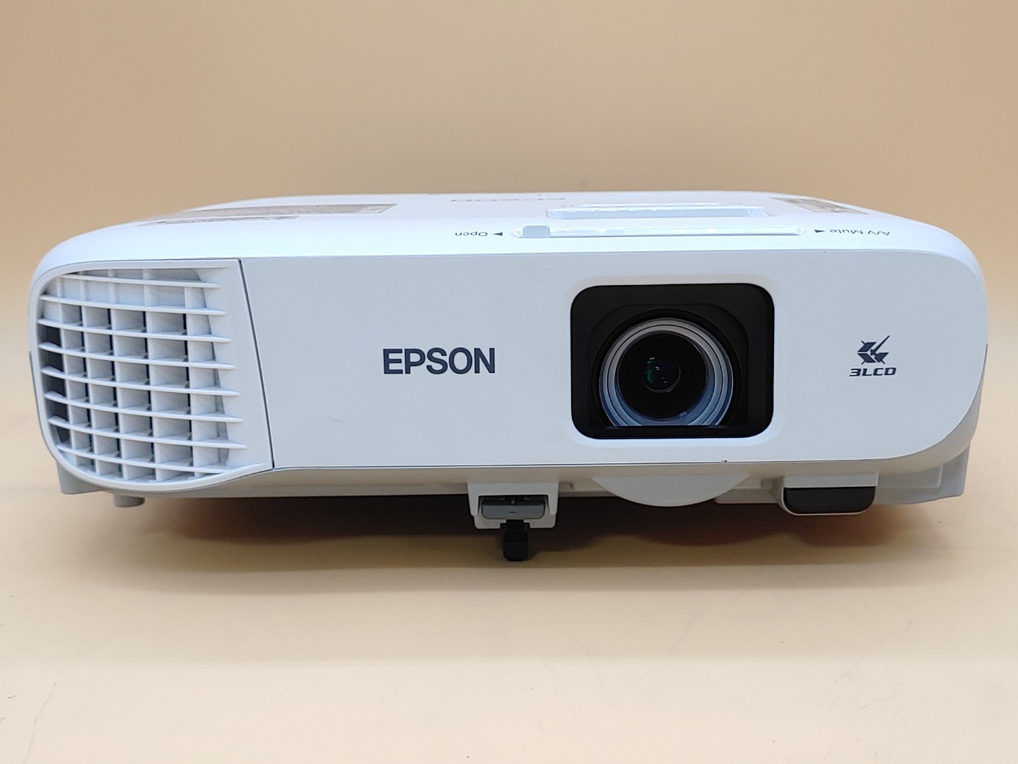 Epson PowerLite 970 3LCD Projector 4000 Lumen ANSI HD 1080p H865A (125 Hours) - Image 3
