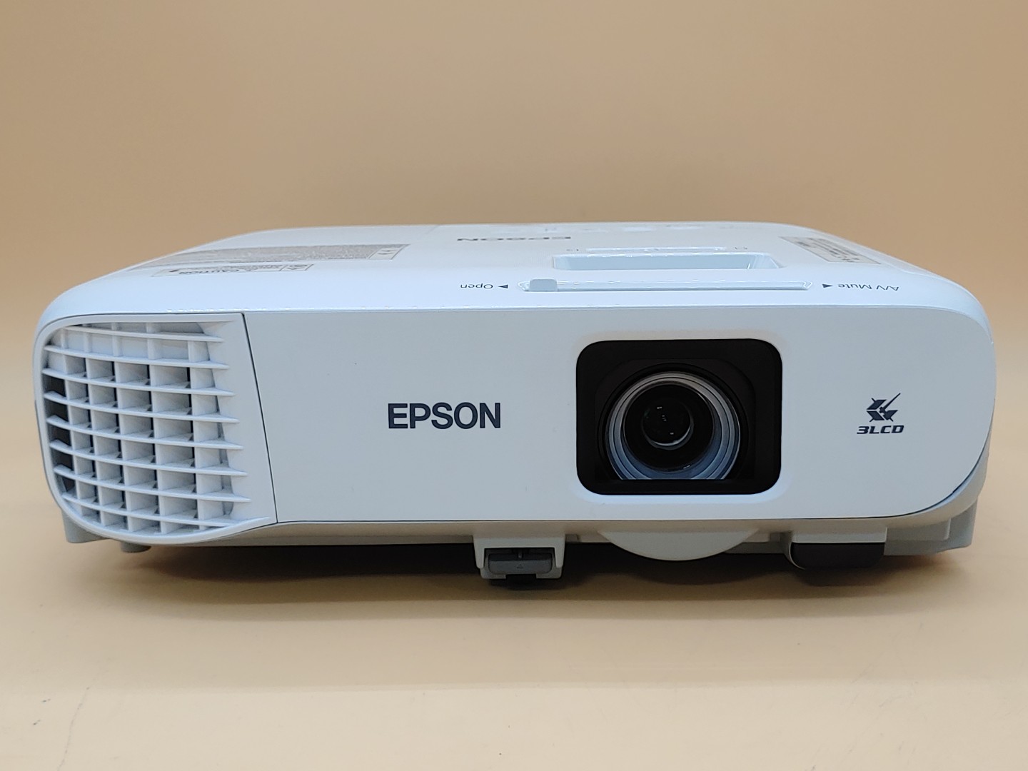 Epson PowerLite 970 3LCD Projector 4000 Lumen ANSI HD H865A (1073 Hours) *READ* - Image 2