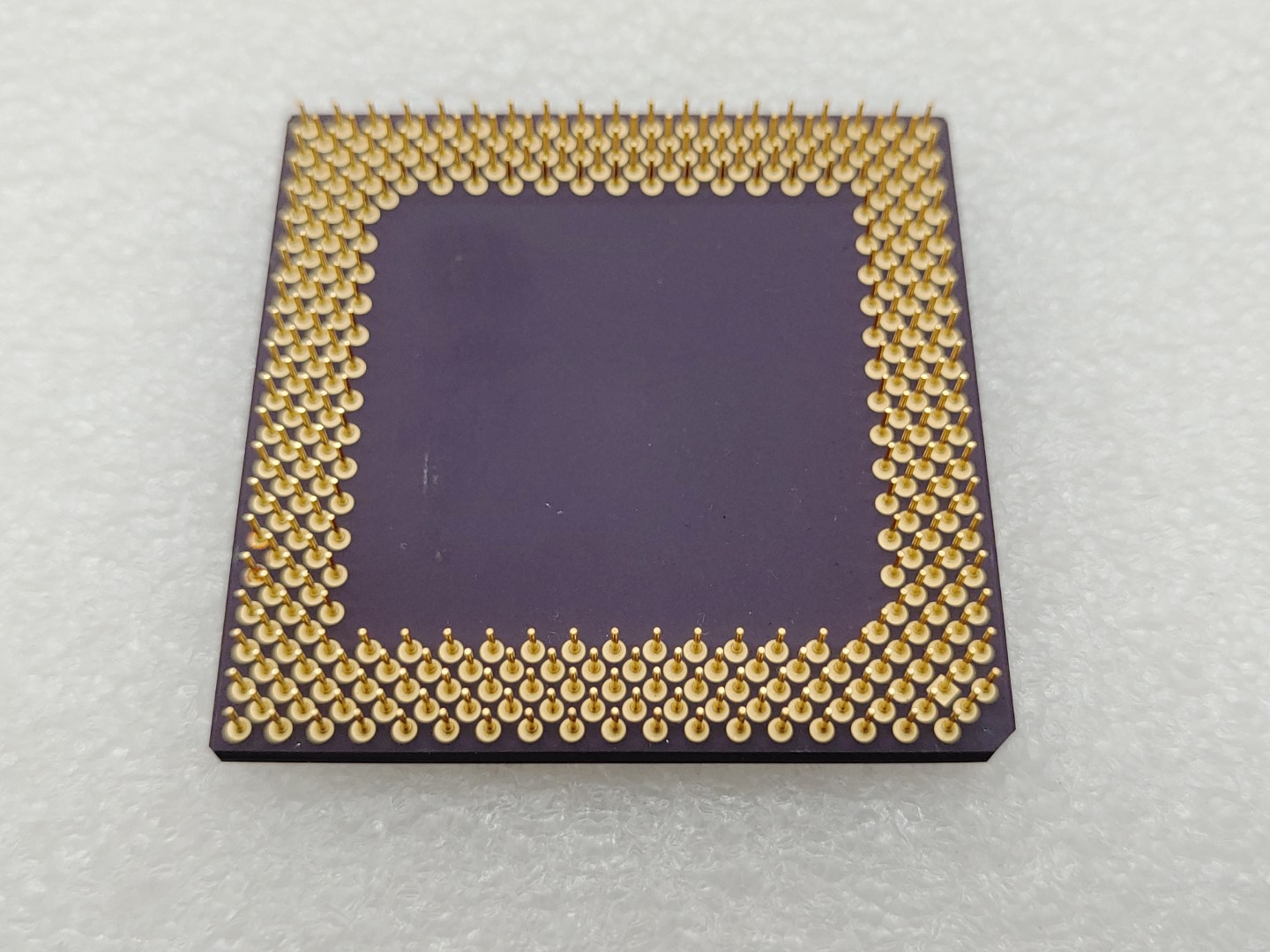 AMD K6-III+ 450MHz 2.0V CORE/3.3V (AMD-K6-III+/450ACZ) Super Socket 7 Processor - Image 4