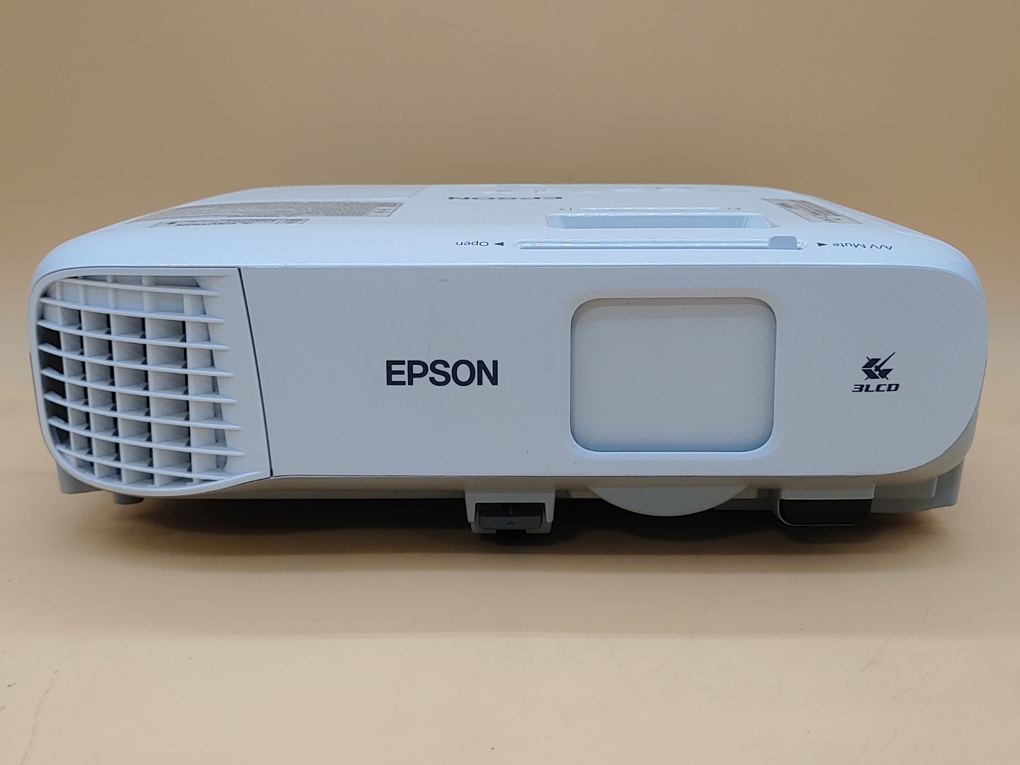 Epson PowerLite 970 3LCD Projector 4000 Lumen ANSI HD 1080p H865A (2215 Hours) - Image 3