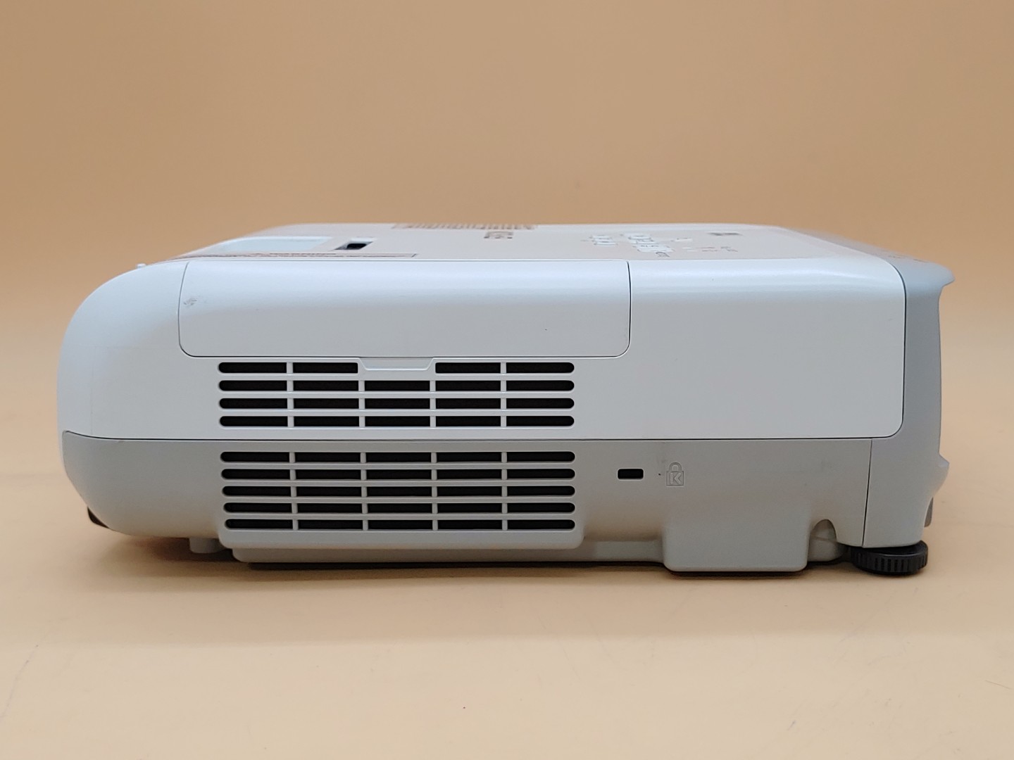 Epson PowerLite 965 H583A XGA 3LCD HDMI 3,500 ANSI Lumen Projector (1338 HOURS) - Image 5