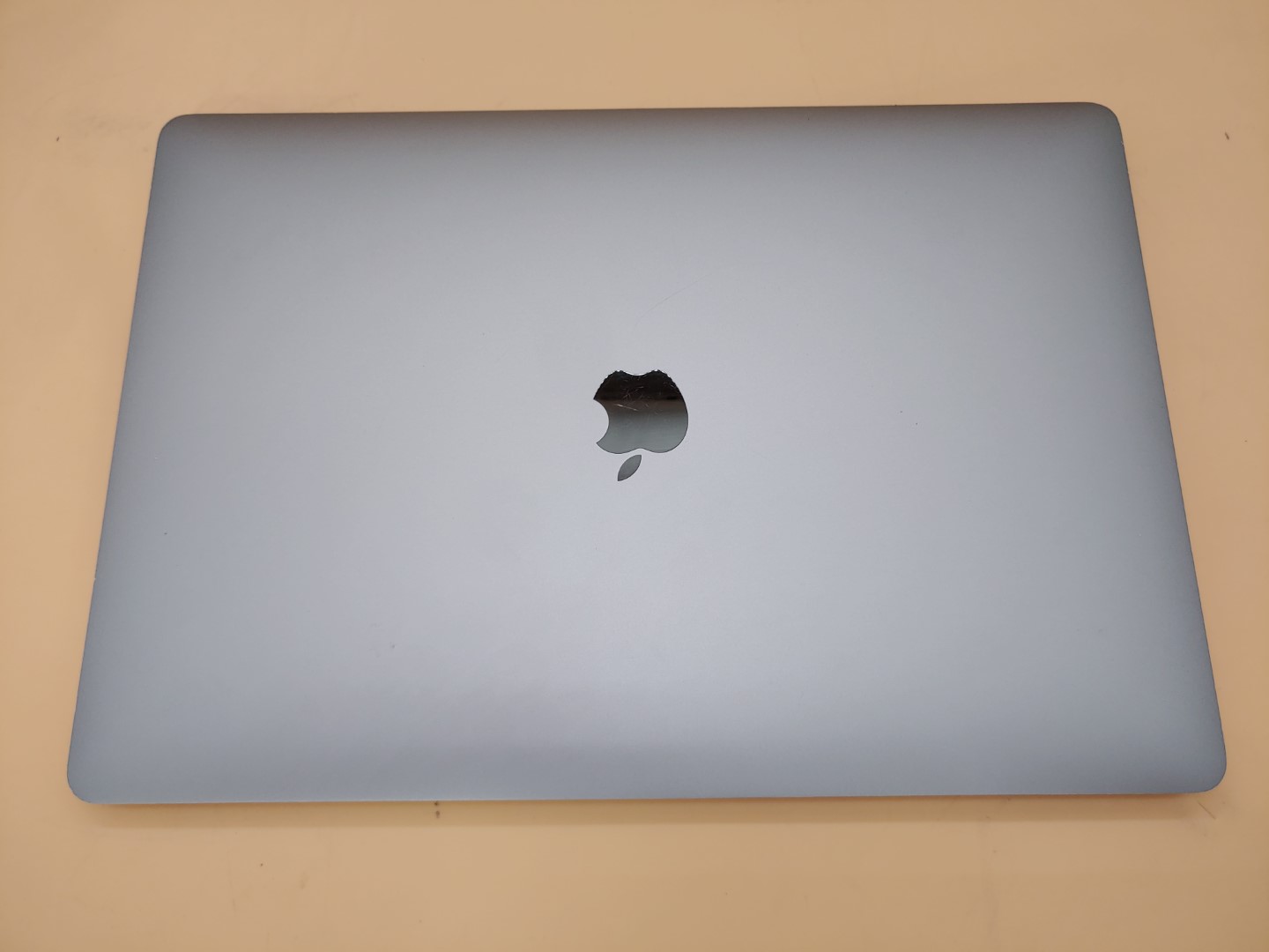 Apple MacBook Pro 15" 2019 Touchbar i7 2.60GHz✔16GB✔256GB✔Sequoia✔*NO A/C**READ* - Image 5