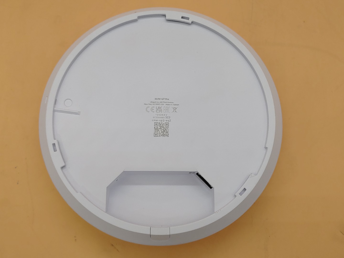 Ubiquiti Networks UniFi U7 Pro Tri-Band PoE Wi-Fi 7 Access Point - Image 3