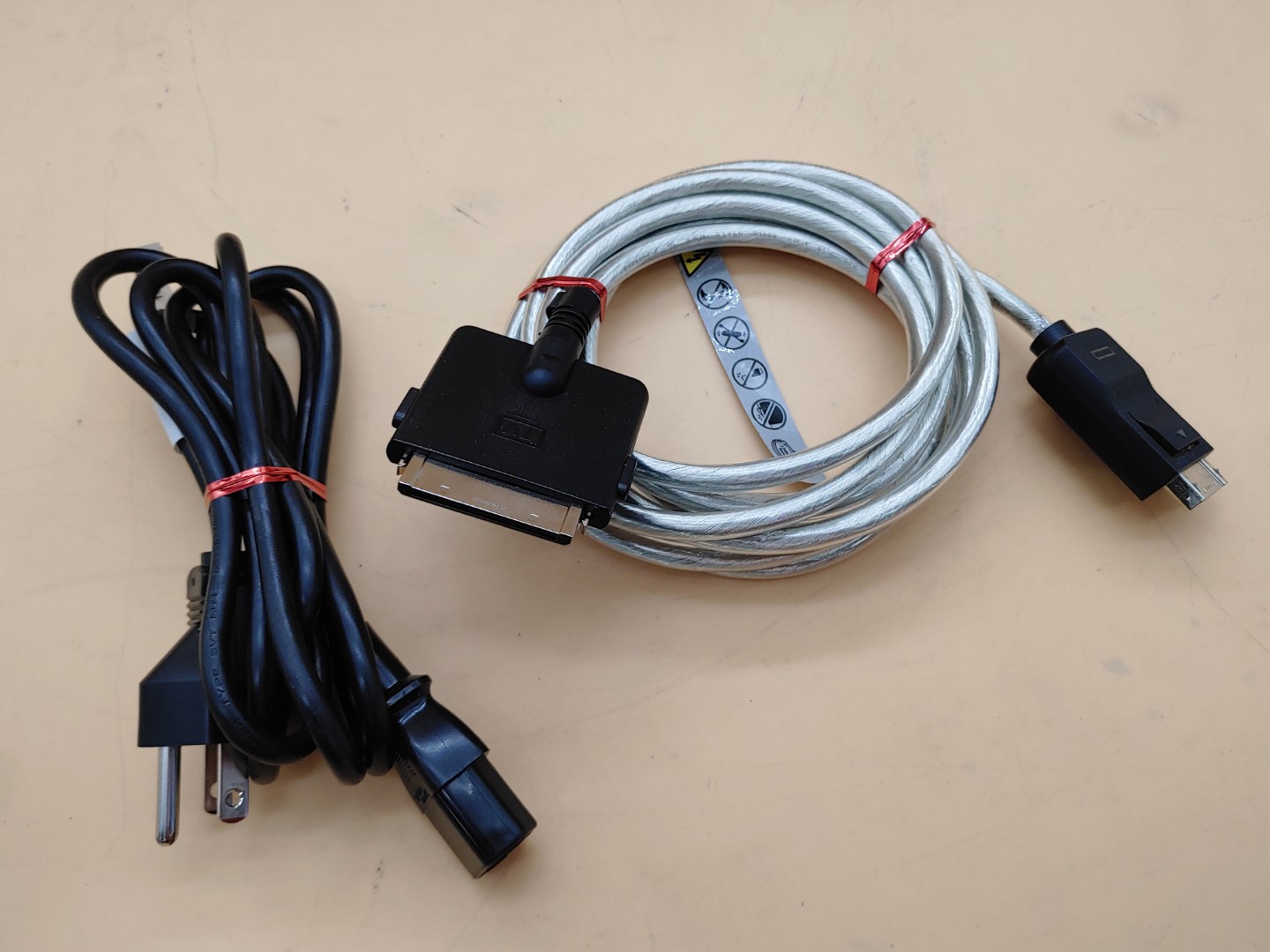 Samsung SOC8002A One Connect Box BN96-52966A QN75QN700A/QN800A/QN850A w/ Cables - Image 2