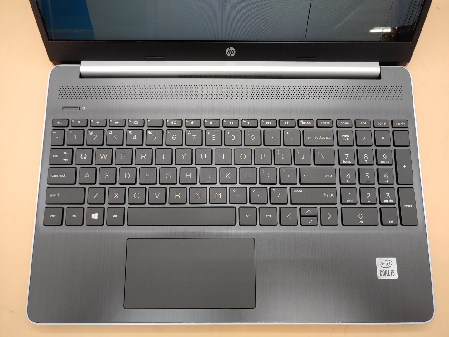HP Notebook 15-dy1076nr 15.6" i5-1035G1 *NO RAM/NO SSD/NO AC* **CRACKED SCREEN** - Image 4