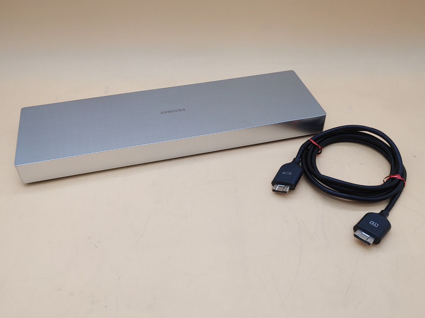 Samsung BN91-14845L One Connect Box (Silver) w/ One Connect Cable