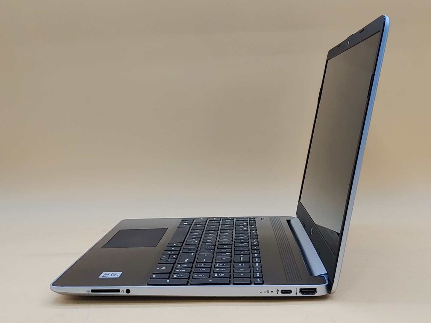 HP Notebook 15-dy1076nr 15.6" i5-1035G1 *NO RAM/NO SSD/NO AC* **CRACKED SCREEN** - Image 3