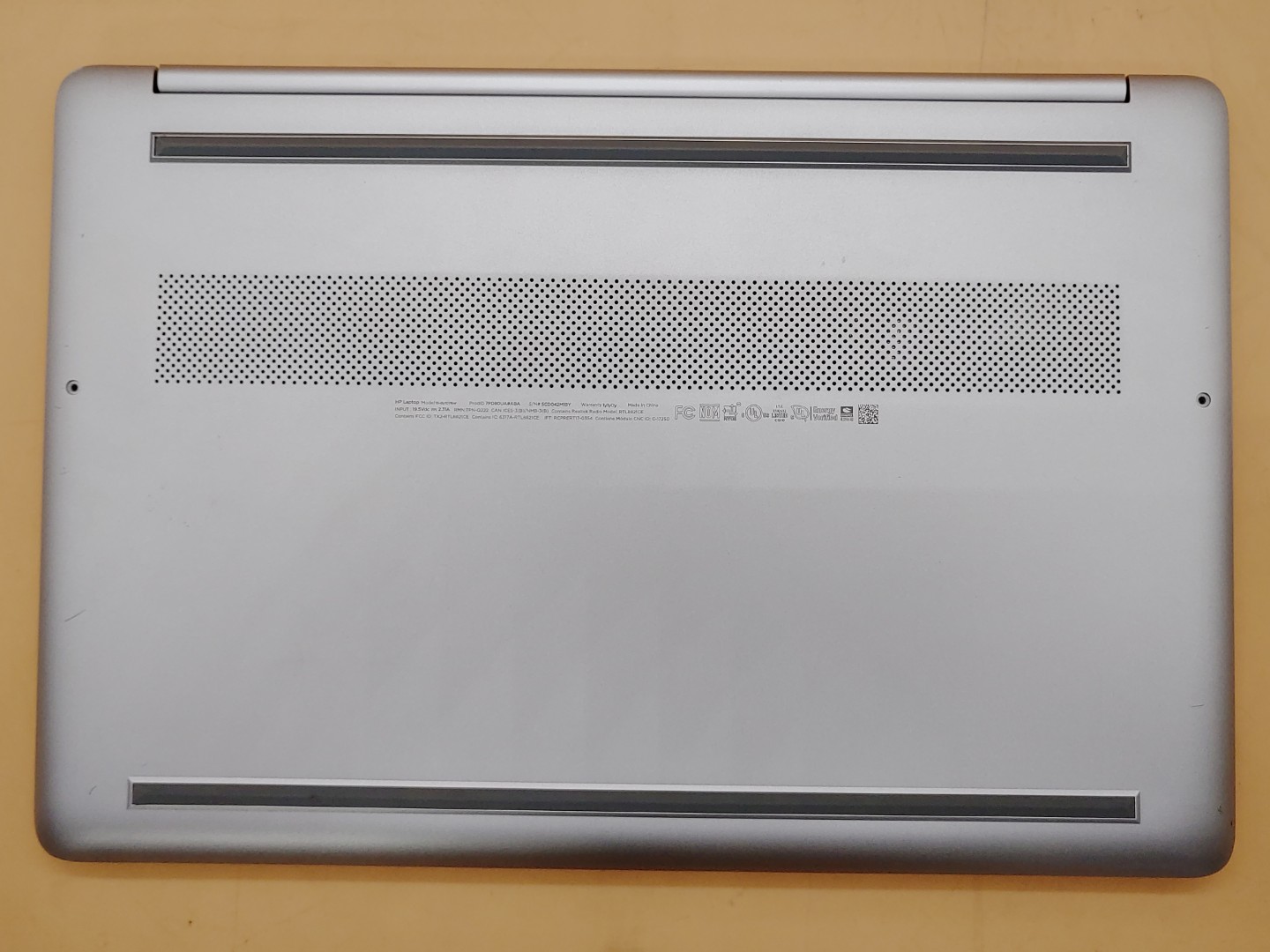 HP Notebook 15-dy1076nr 15.6" i5-1035G1 *NO RAM/NO SSD/NO AC* **CRACKED SCREEN** - Image 6