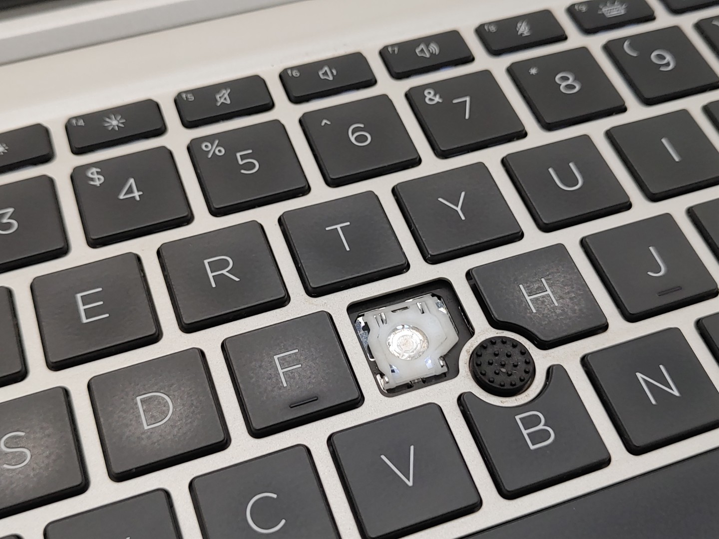 HP EliteBook 840 G7 14" Intel i5-10210U 16GB 512GB SSD *NO OS/NO AC* *READ* - Image 8