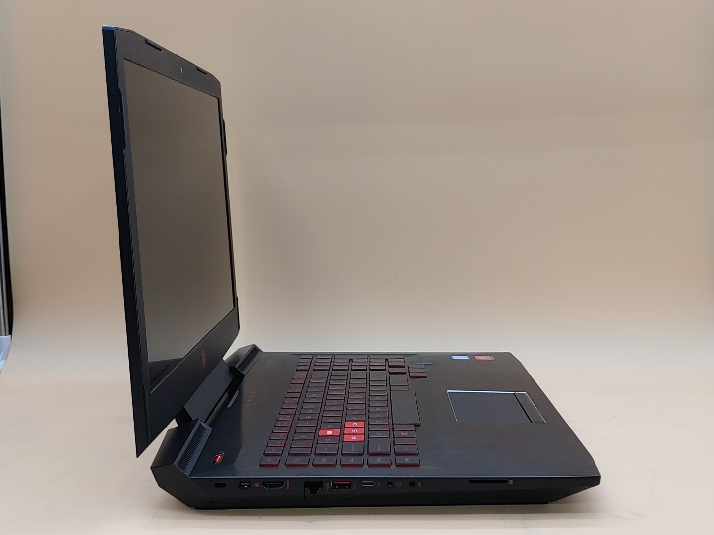 HP Omen 17-an012dx 17.3" i7-7700HQ 16GB RX 580 *NO HDD/NO SSD/NO OS/NO AC* *READ - Image 2