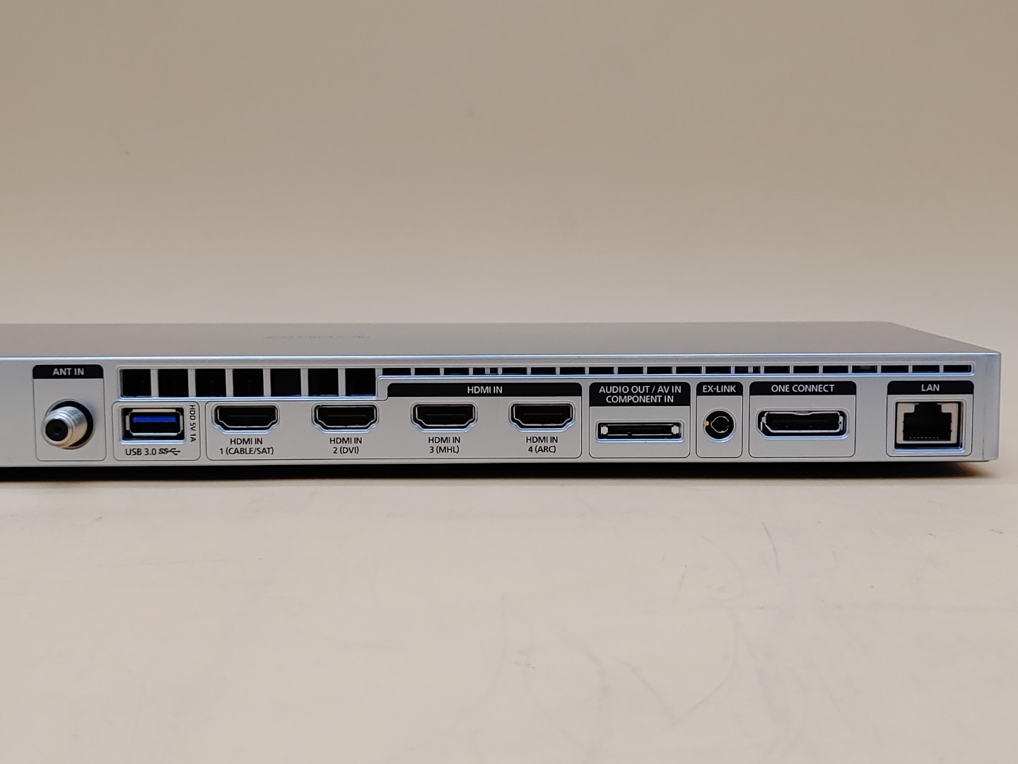 Samsung BN91-14845L One Connect Box (Silver) w/ One Connect Cable - Image 8