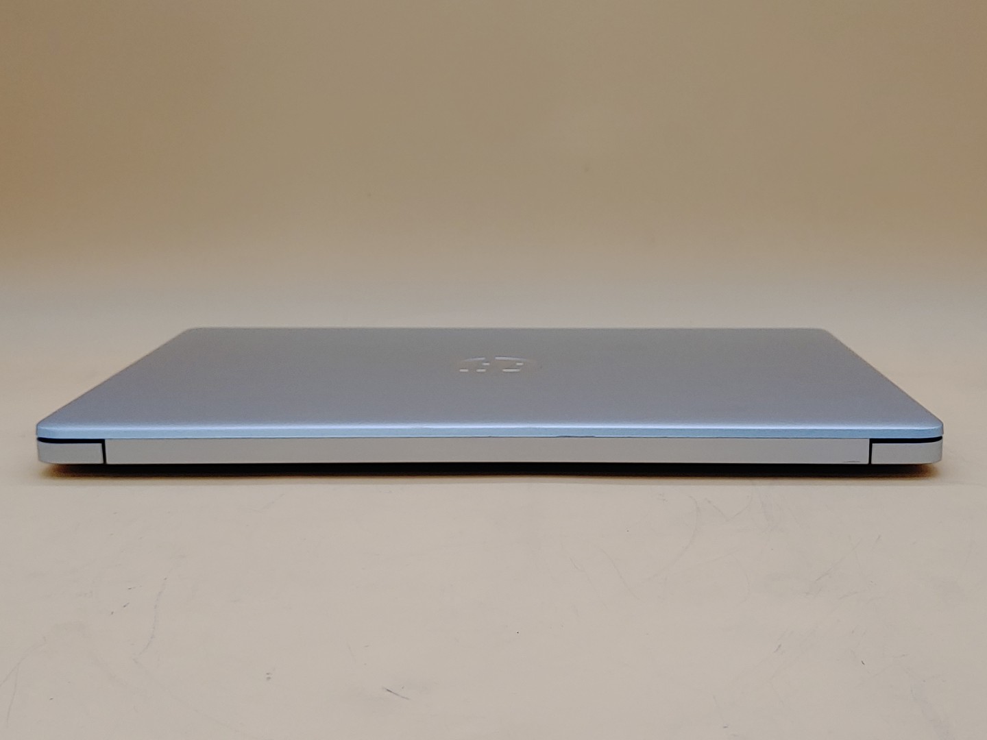 HP Notebook 15-dy1076nr 15.6" i5-1035G1 *NO RAM/NO SSD/NO AC* **CRACKED SCREEN** - Image 8