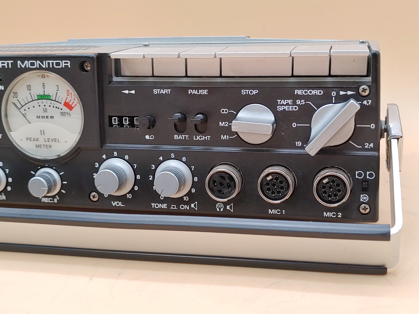 UHER 4400 Report Monitor 4-Channel Tape Recorder Reporter **NO POWER** **READ** - Image 3