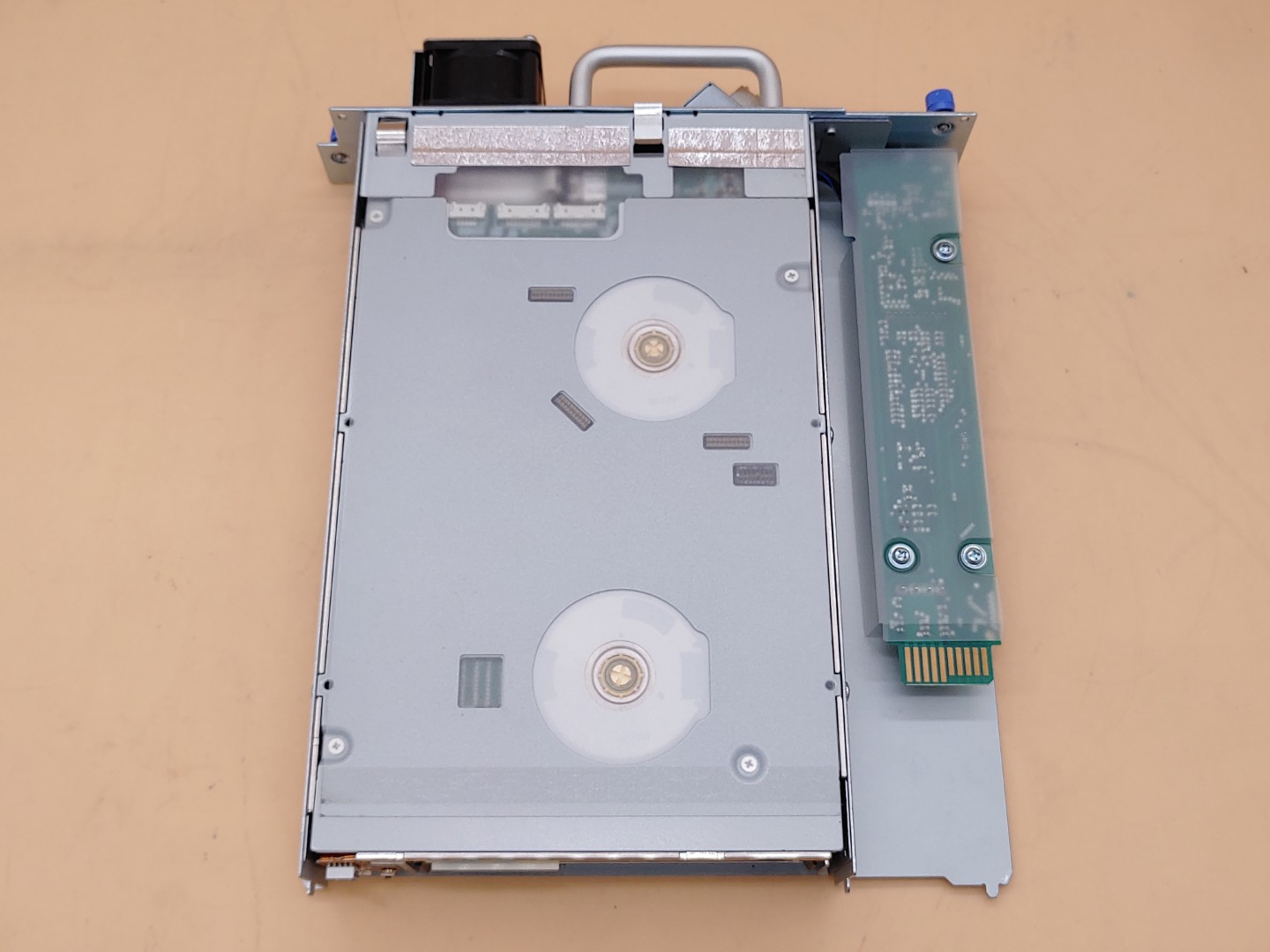 IBM LTO Ultrium 5-H FC Tape Drive Module (46X2400 / 46X1364) - Image 9