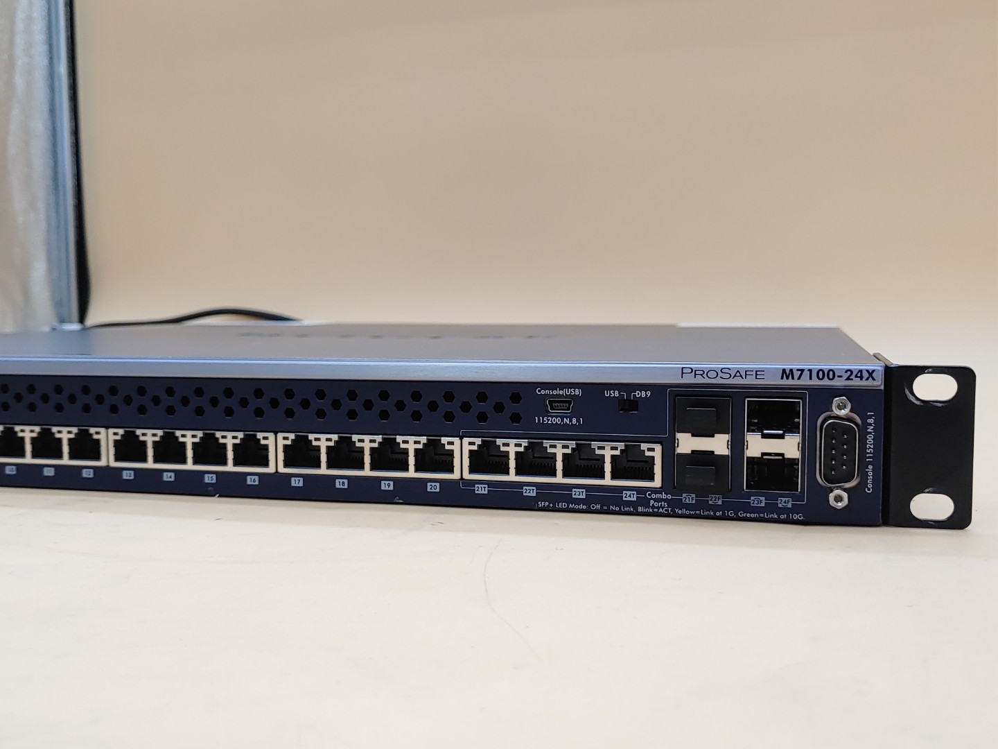 Netgear ProSafe M7100-24X V1H1 10G L2+ 24-Port Managed Switch w/ x2 PSU & Ears - Image 3