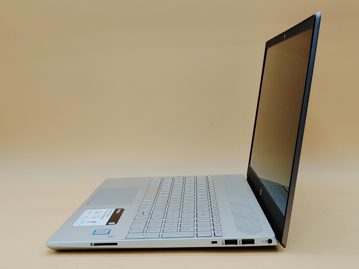 HP Pavilion 15-cs0053cl 15.6" Touch Intel i5-8250U 12GB 1TB HDD **NO OS/NO AC** - Image 3