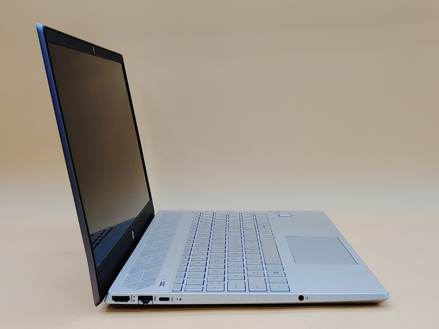 HP Pavilion 15-cs0053cl 15.6" i5-8250U 12GB 128GB SSD + 1TB HDD **NO OS/NO AC** - Image 2