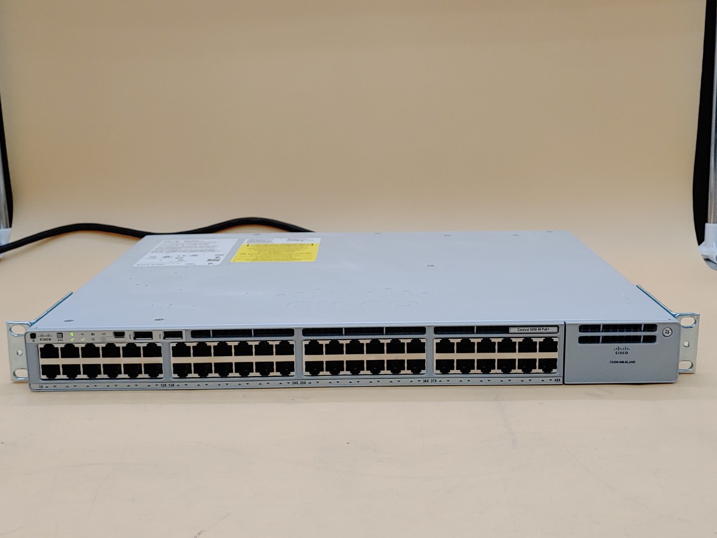 Cisco Catalyst 9200 48-Port PoE+ Network Switch -- C9200-48P-E V01