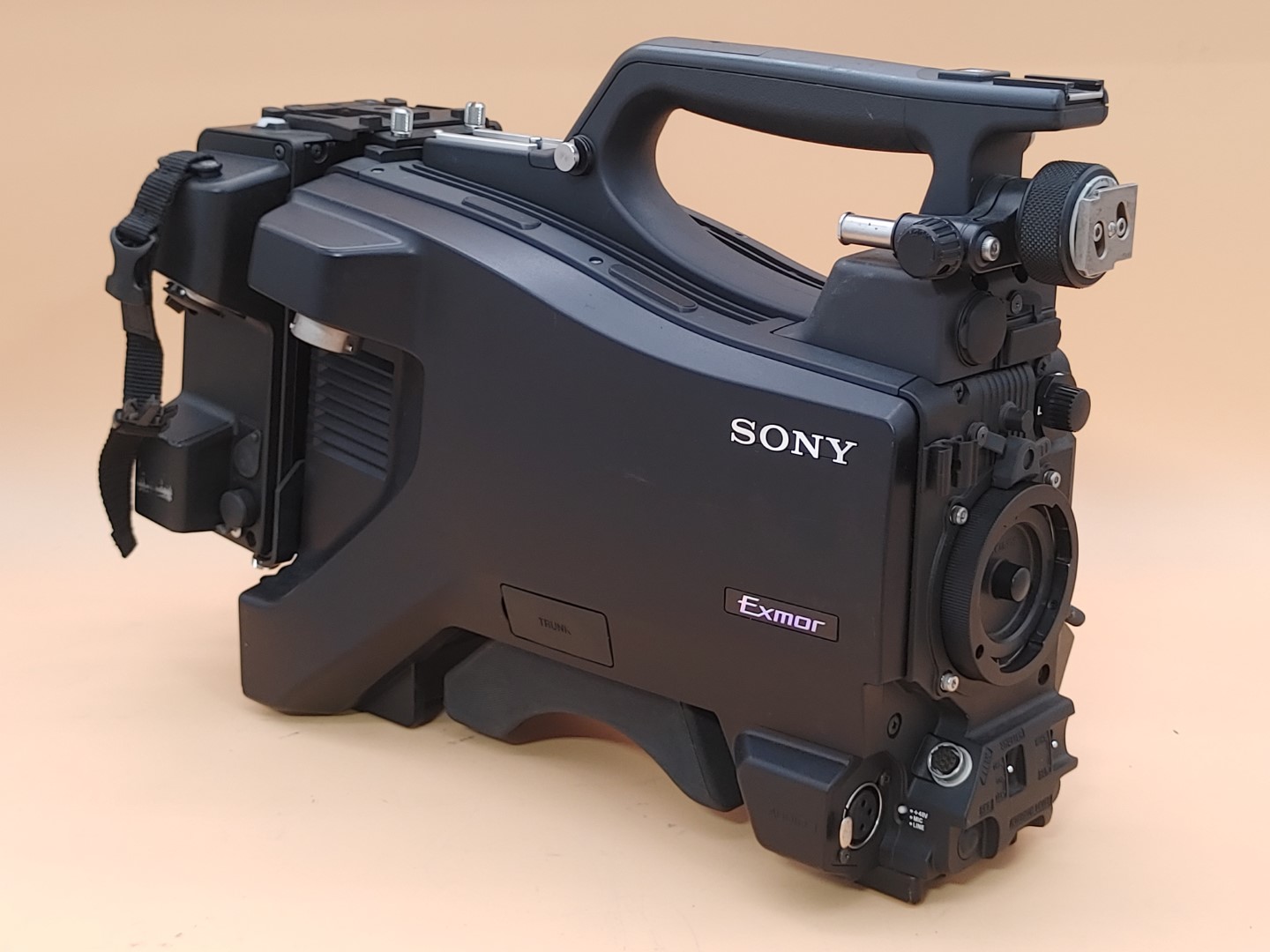 Sony HXC-D70 Studio HD Camcorder w/ CA-FB70 ✔✔✔ **NO LENS OR BATT**