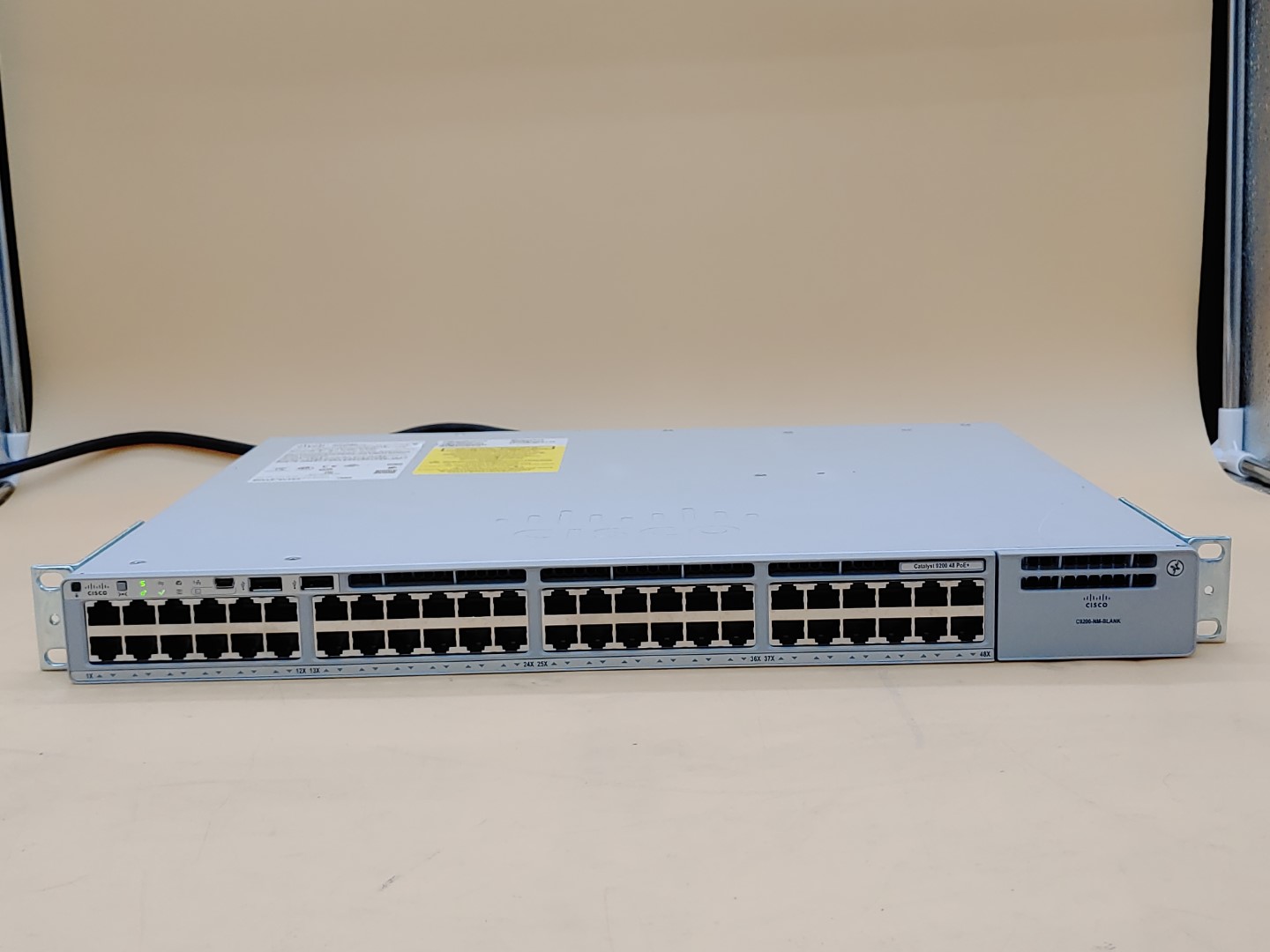 Cisco Catalyst 9200 48-Port PoE+ Network Switch // C9200-48P-E V01