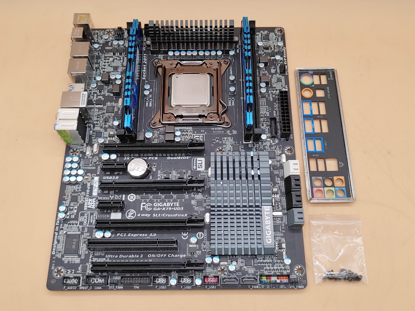Gigabyte GA-X79-UD3 Motherboard LGA 2011 DDR3 ATX w/ Intel i7-3930K + 16GB RAM