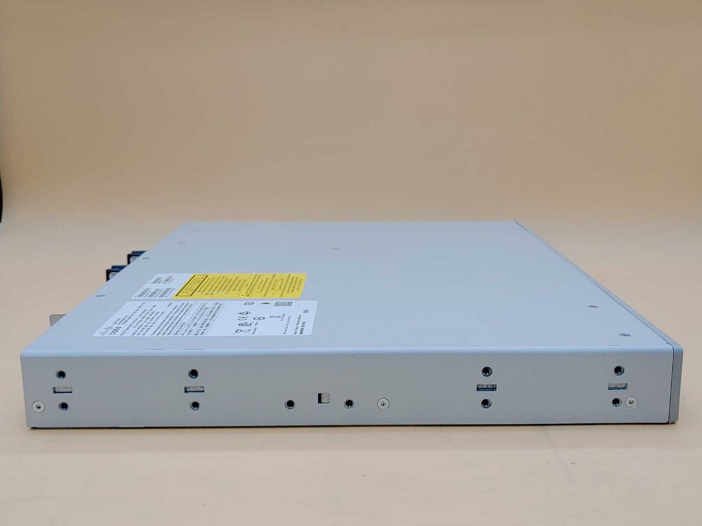 Cisco Catalyst 9200 48-Port PoE+ Network Switch w/ x1 PSU (C9200-48P-E V01) - Image 6