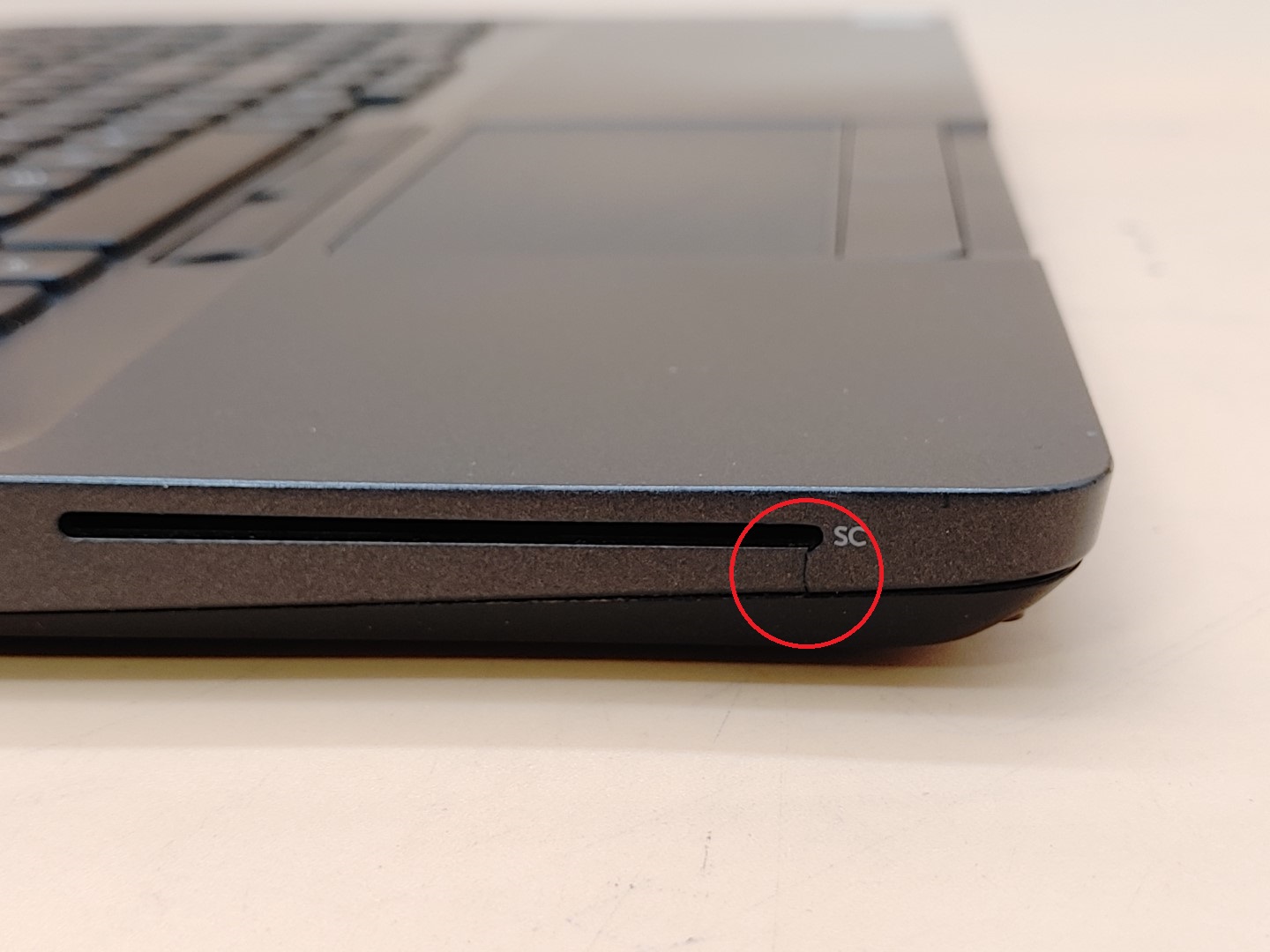 Dell Latitude 5500 15.6" i7-8665U *NO SSD/RAM/BATT/AC* **CRACKED LCD** *READ* - Image 9