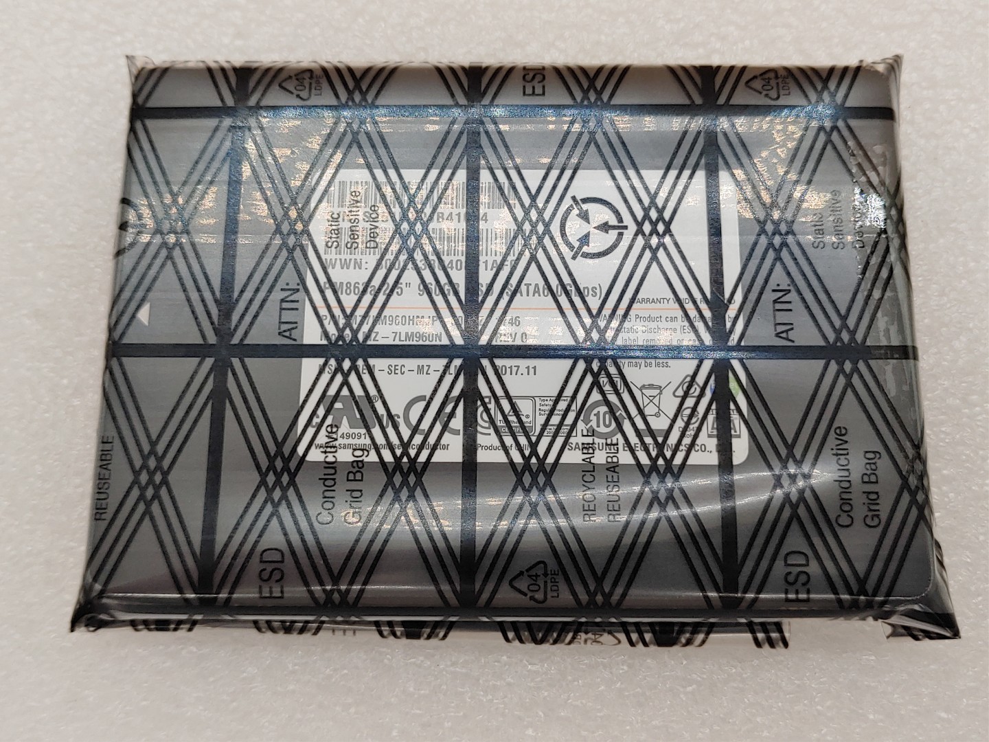 Samsung PM863a 960GB 2.5" SATA SSD 6Gbp/s MZ-7LM960N (99% Health) **READ** - Image 7