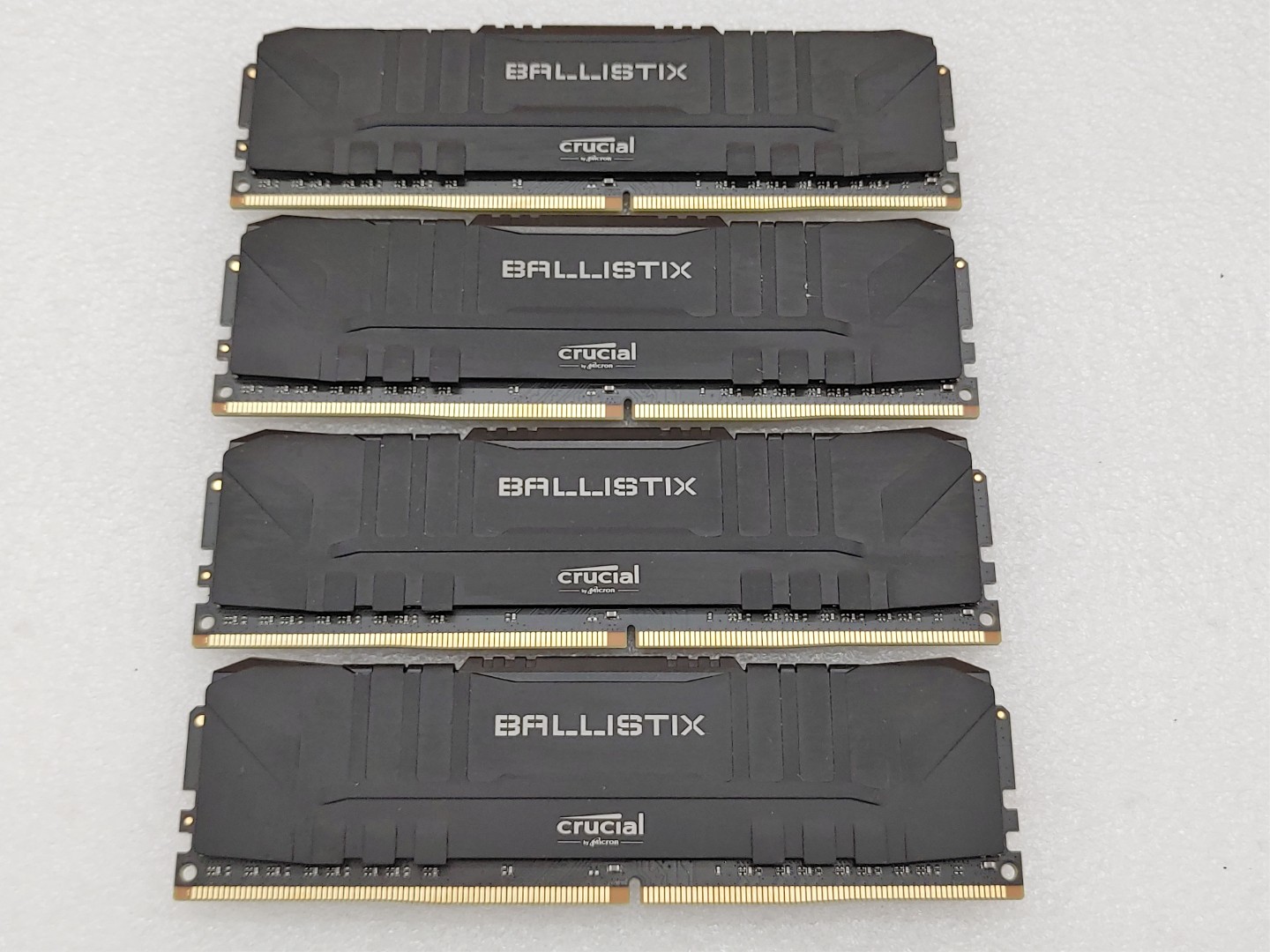 Crucial Ballistix 32GB (4x8GB) RAM DDR4 2666MHz w/ XMP UDIMM (BL8G26C16U4B.8FD)